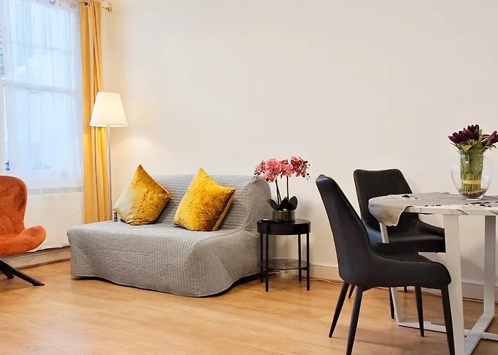 Blossom Apartment With Garden